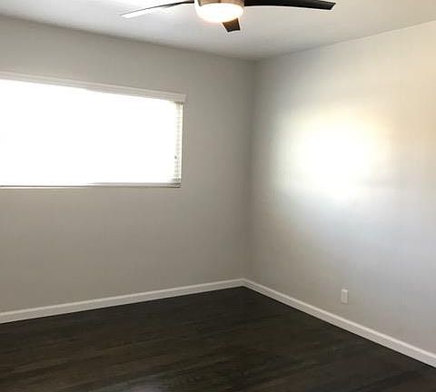 4th image of 465 N Oxford Ave APT 3