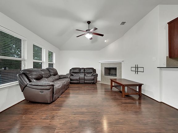 5th image of 2220 Catherine Ln