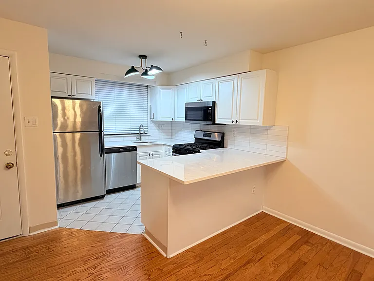 803 Addison St #A — Photo 6