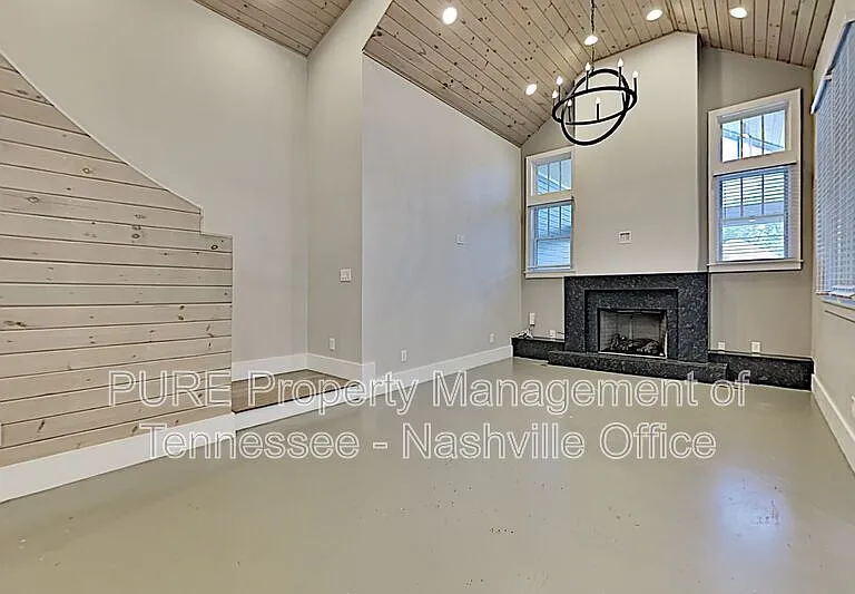 1412 Lillian St #B — Photo 9