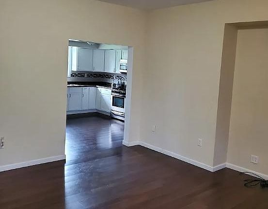 3rd image of 604 E Livingston St