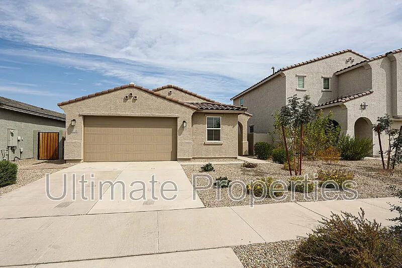 4 bed, 2.0 bath, 1896 sqft, $2,195 — Photo 1