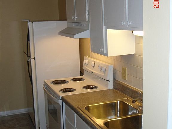 4th image of 130 S Estes Dr APT C3