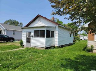 434 9th St, Lincoln, IL 62656