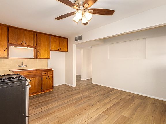3rd image of 2317 W Marlette Ave
