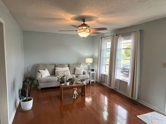 2nd image of 1216 Pebble Ct