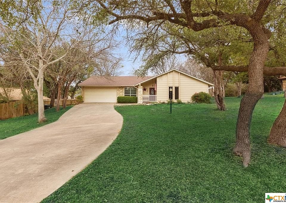 1st image of 1105 Cedar Oaks Ln