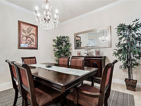 4th image of 5581 Berkshire DR #203