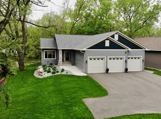 3331 Victoria St N, Shoreview, MN 55126