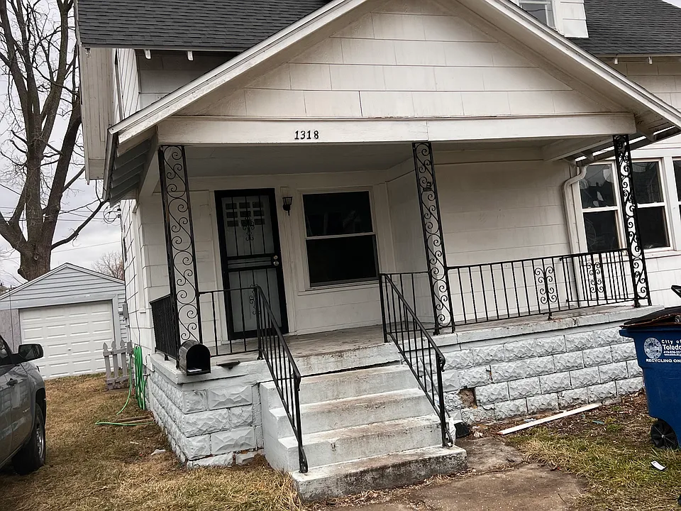 1318 Berdan Ave