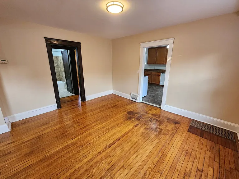 106 W Grace St — Photo 6