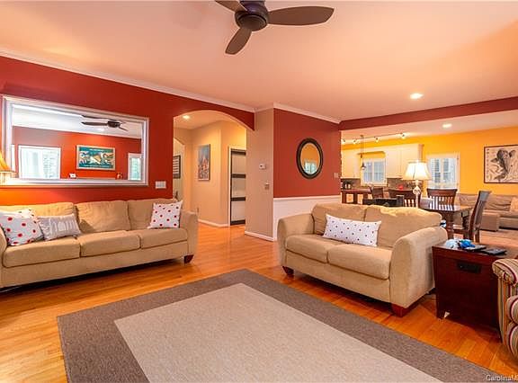 5th image of 6114 Tuskan Dr