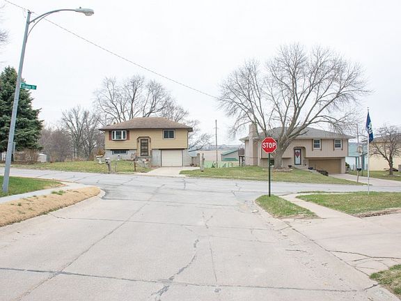 4th image of 8412 S 48th Ave