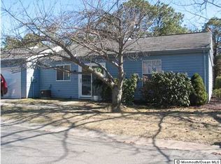 537A Warwick Ct, Manchester, NJ 08759