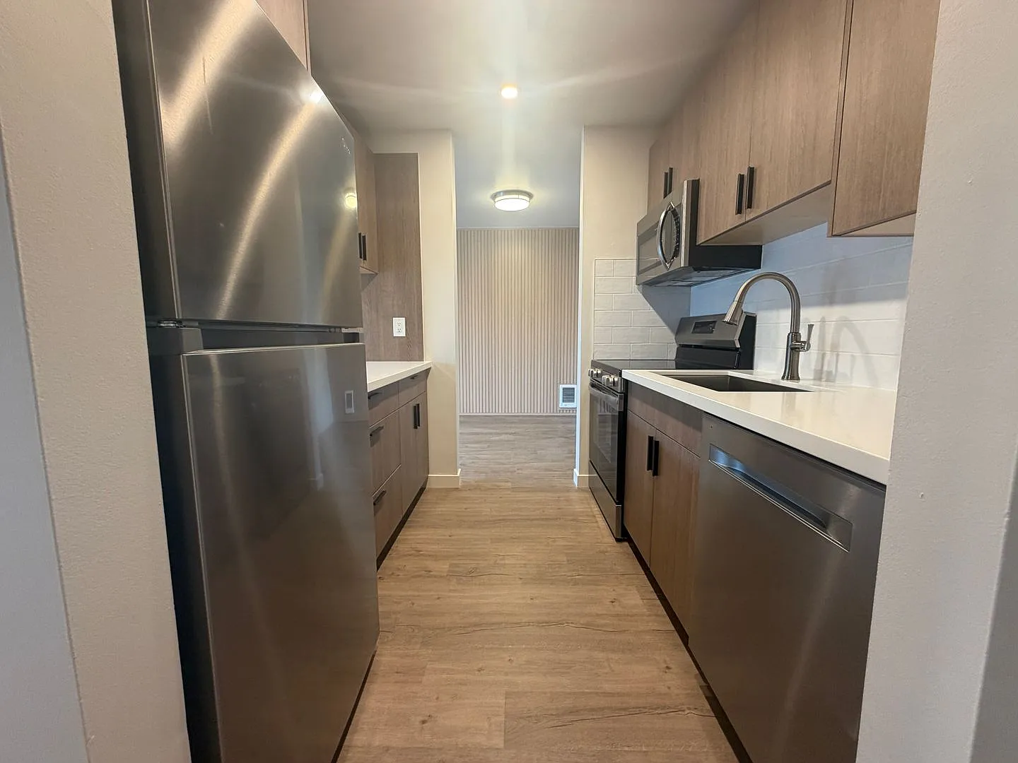 Lynn Plaza — Photo 1