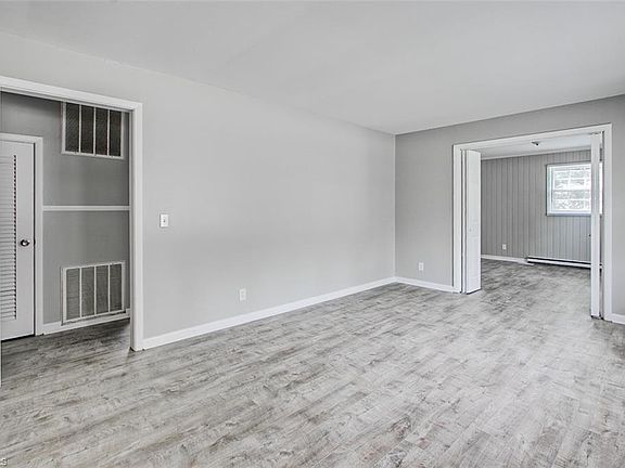 3rd image of 1713 Zoo Pkwy