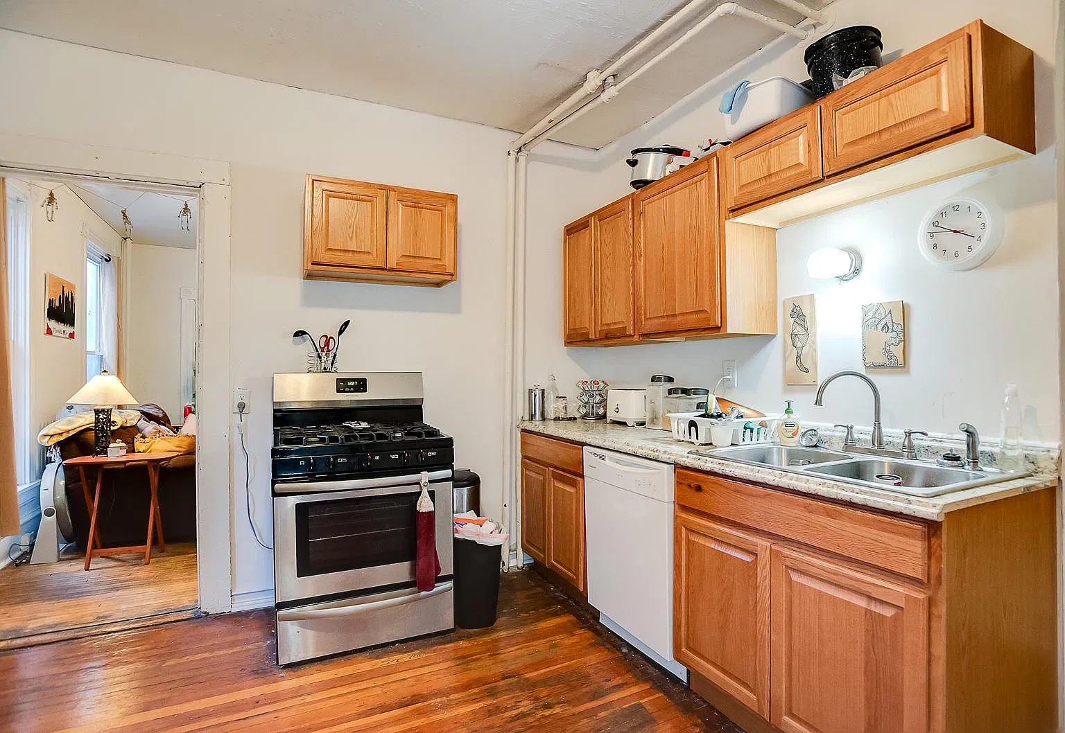 2 bed, 1000 sqft, $1,400 — Photo 2