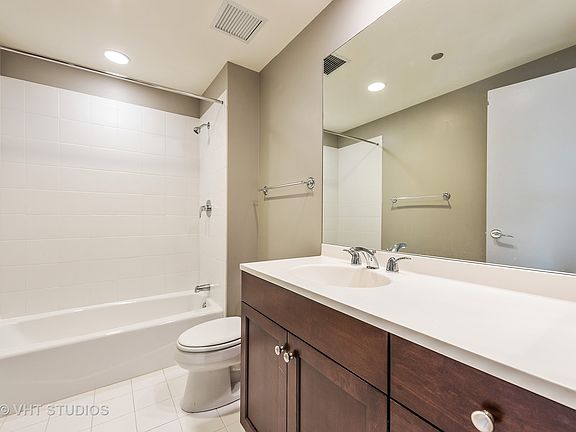 5th image of 600 N Lake Shore Dr APT 3502