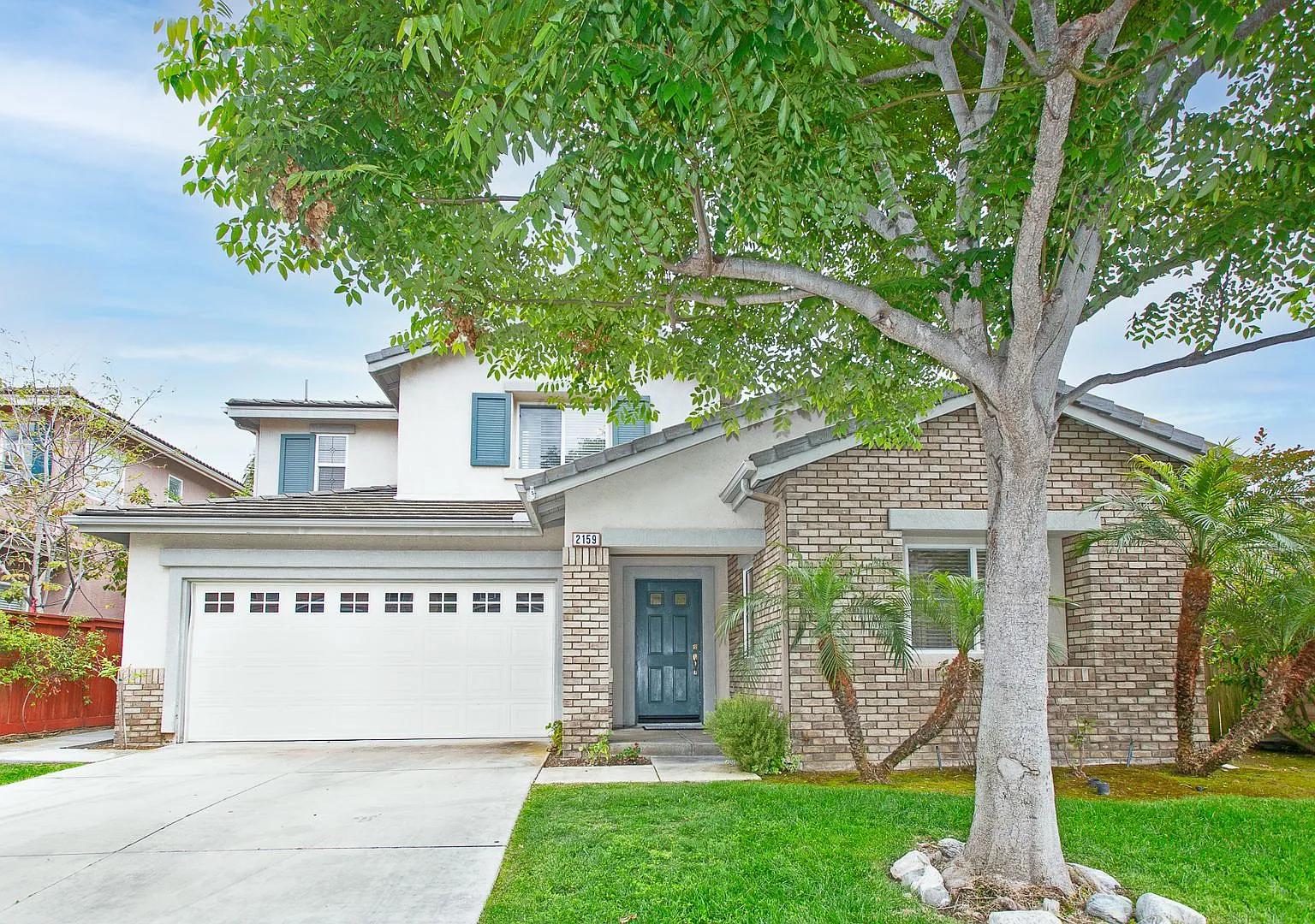 Grand and Gorgeous 5BR Home in La Fuente Gated Community! — Photo 1