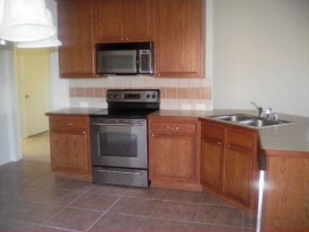 4th image of 1208 Lake Forest Dr