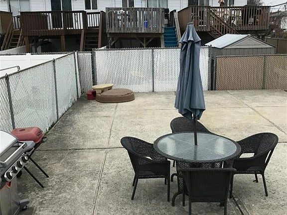 4th image of 66 Ebbitts St