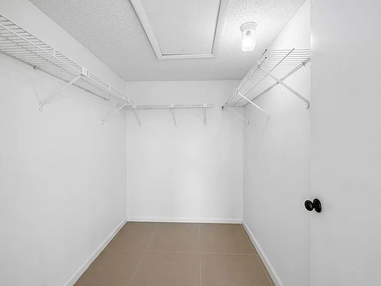 6654 Villa Sonrisa Dr #421 — Photo 11