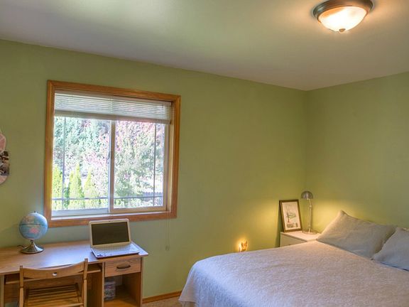4th image of 406 Castlewood Pl
