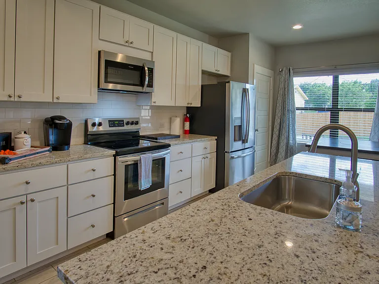 1247 Greenhill Dr — Photo 15