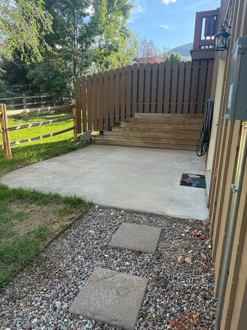 1 Bedroom 1 Bathroom in Park East Glenwood Springs — Photo 3