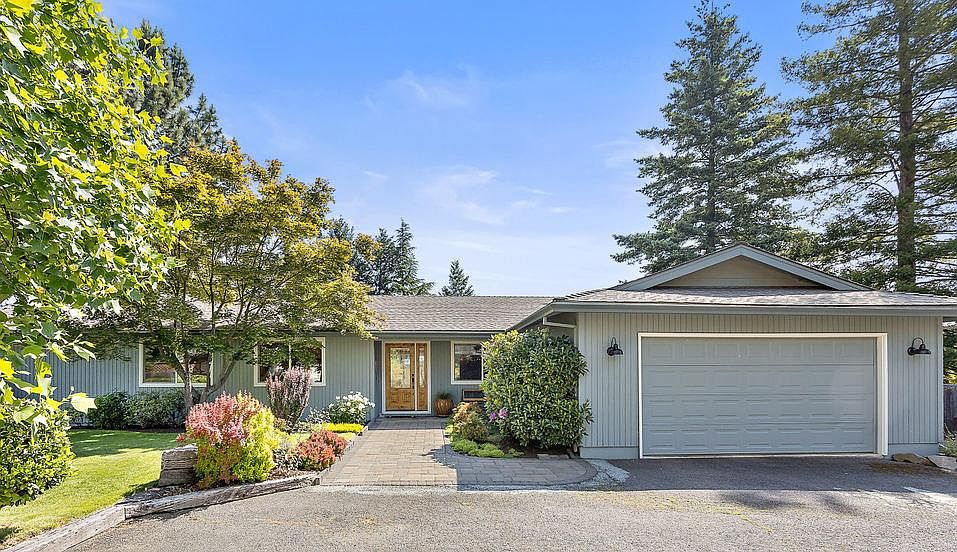 1st image of 455 Fernwood Dr