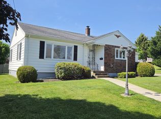 (Undisclosed Address), Somerset, MA 02726