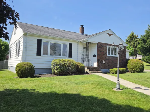 (undisclosed Address), Somerset, MA 02726