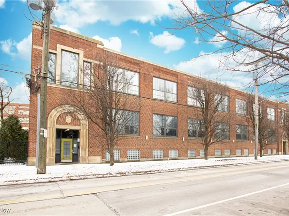 8205 Franklin Blvd, Cleveland, OH 44102
