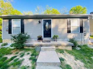 1190 Plum St, De Soto, MO 63020
