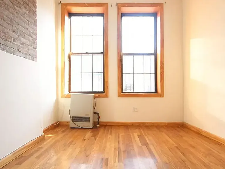 291 Cornelia St #1A — Photo 5
