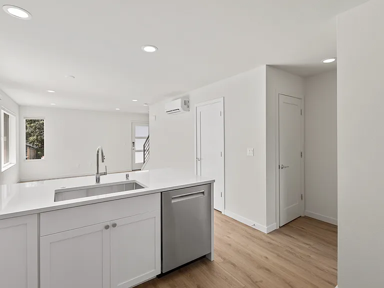 12333C 40th Ave NE #C — Photo 8
