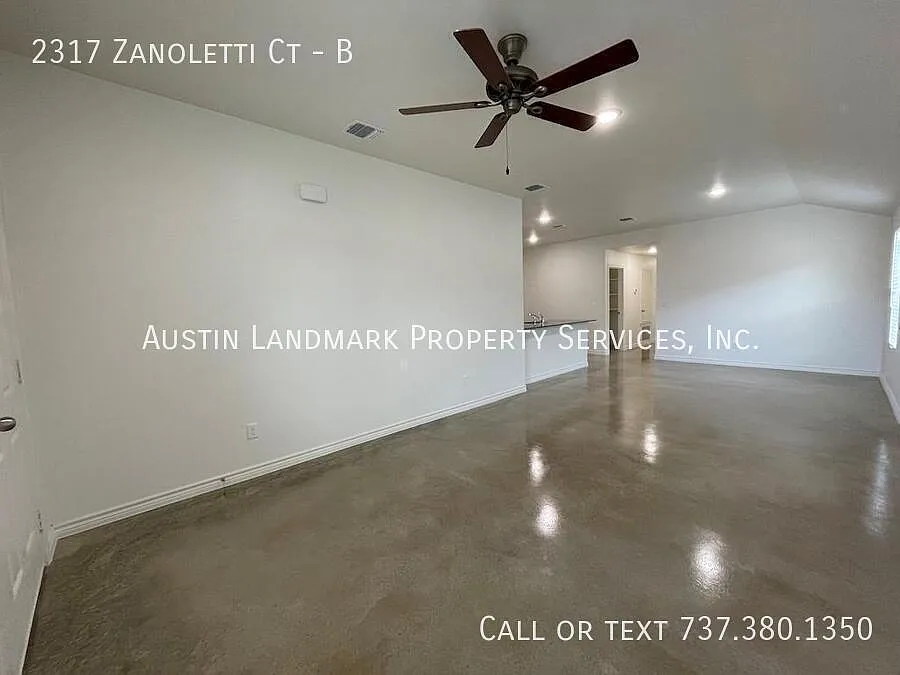 Beautiful 3-bedroom, 2-bath duplex in the desirable Pecan Creek community! — Photo 3