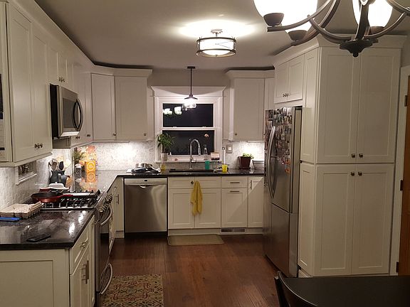 Gorgeous gourmet kitchen