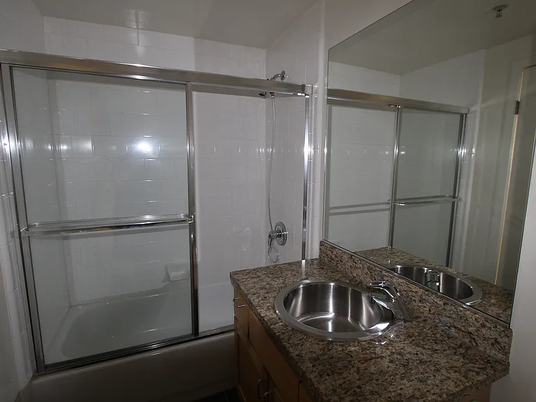701 Minna St #12 — Photo 7