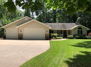 W1949 Teardrop Ln, Freedom, WI 54130