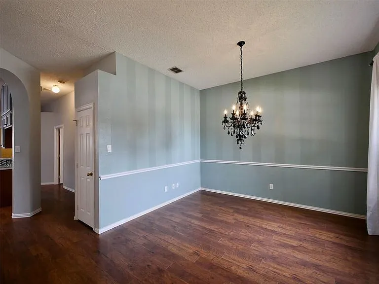 4502 Highlands Dr — Photo 3