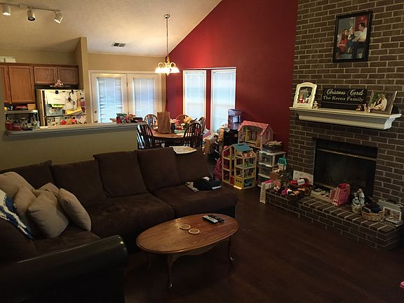 3rd image of 553 Lidian Ct
