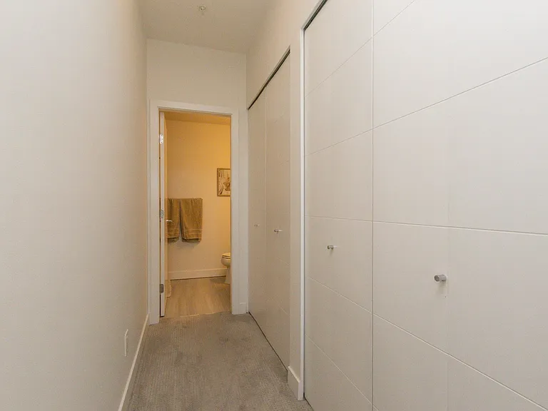 723 W 3rd St #429 — Photo 20