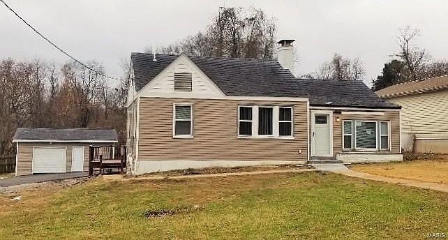 1st image of 32 Oakwood Ln
