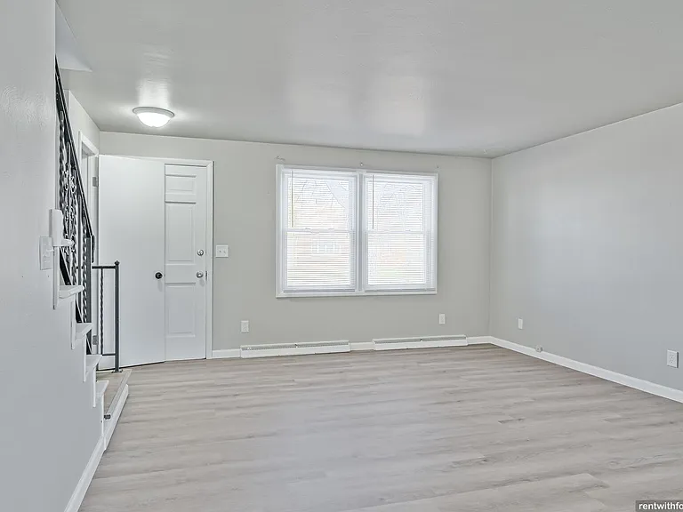 2261- 2267 Preble Ave. — Photo 4