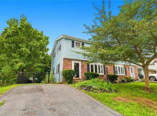 4250 Iroquois St, Schnecksville, PA 18078