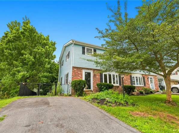 4250 Iroquois St, Schnecksville, PA 18078