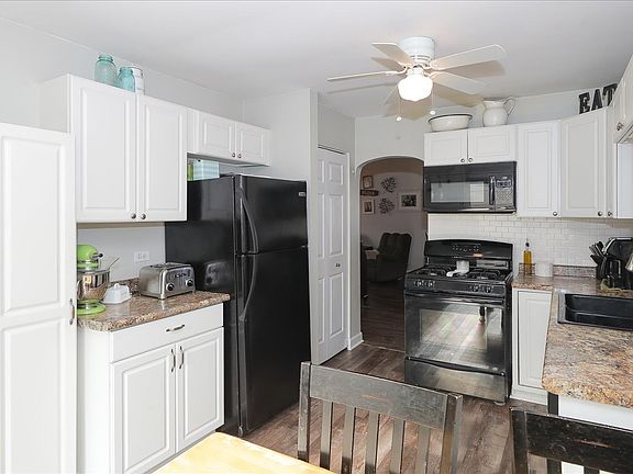 2nd image of 30W061 Galbreath Dr
