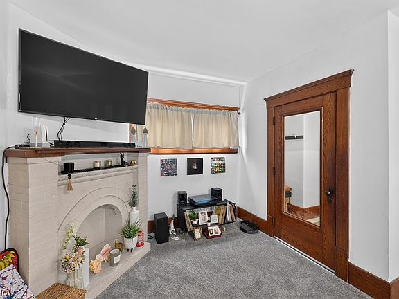 5th image of 728 Wall St
