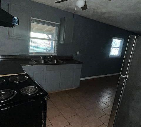 3rd image of 2732 Teresa Dr